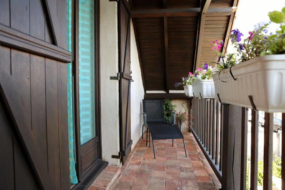 Du Côté De Chez Jos Hotel Bezons Exterior foto